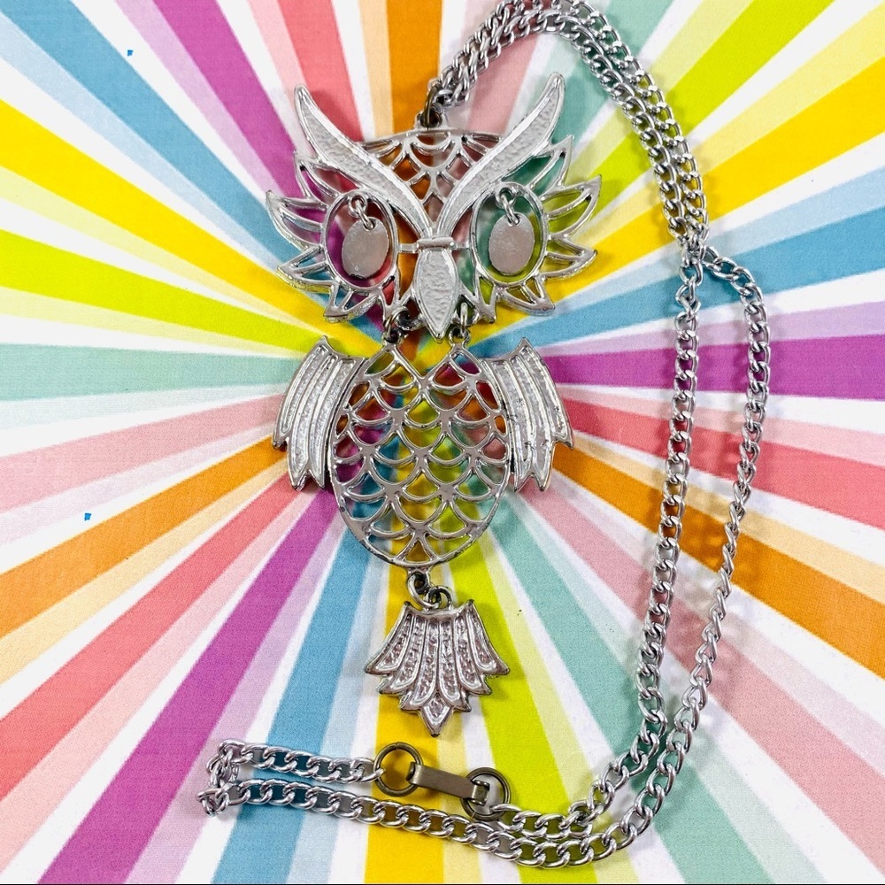 Vintage 1970’s silver-tone iconic owl necklace